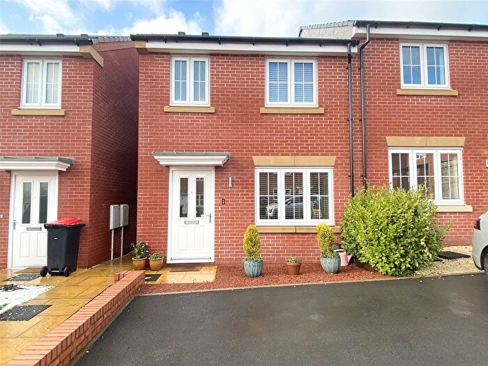 3 Bedroom Semi Detached House For Sale In John Jaundrell Close, Priorslee, Telford, Shropshire, TF2