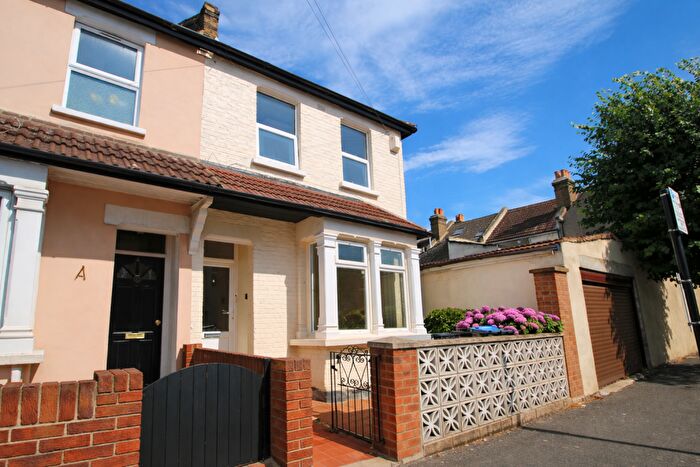 4 Bedroom House To Rent In Lancing Road, Croydon, CR0