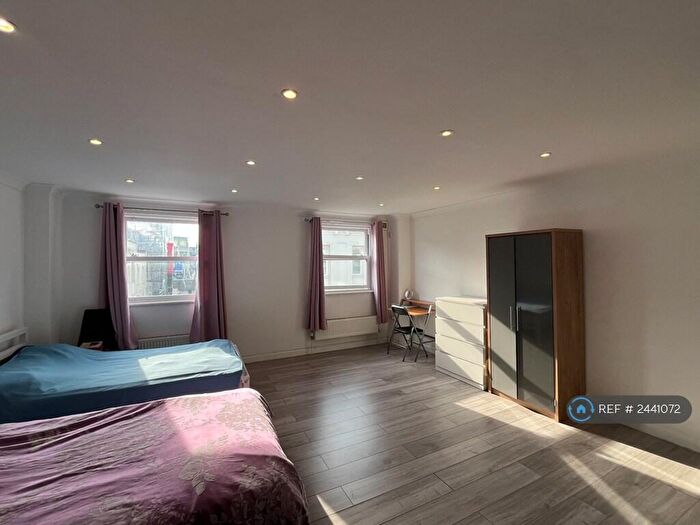 1 Bedroom Flat To Rent In West Street, Brighton, BN1