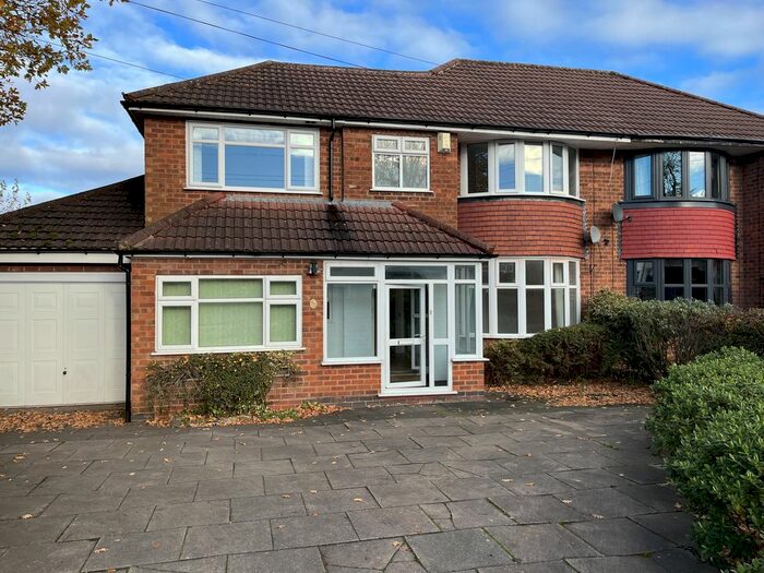 4 Bedroom Property To Rent In Thurlston Avenue, Solihull, West Midlands, B92