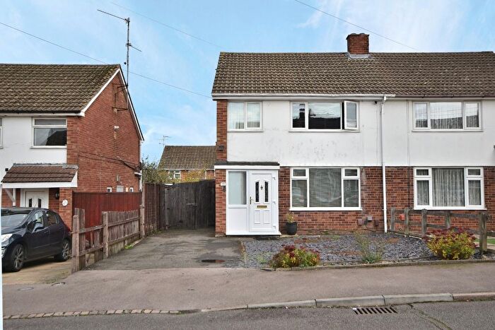 3 Bedroom Semi Detached House For Sale In Grange Avenue, Northampton, NN5