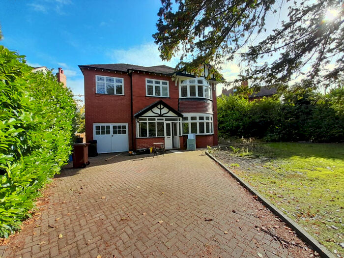 4 Bedroom Detached House To Rent In Bramhall Lane, Stockport, Cheshire, SK3