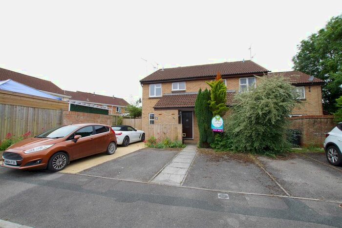 1 Bedroom Maisonette To Rent In Tamworth Drive, Ramleaze, Swindon SN5