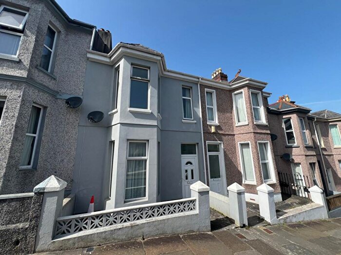 3 Bedroom House To Rent In West Hill Road, PL4