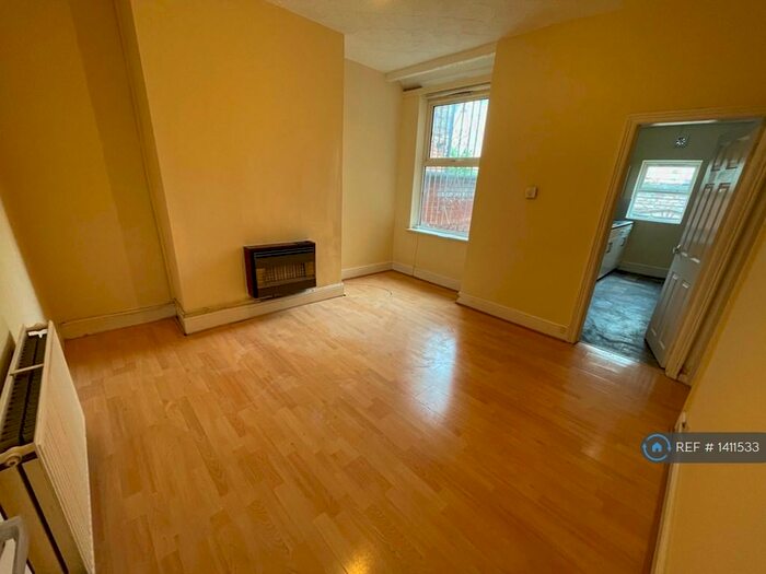 3 Bedroom Terraced House To Rent In Hartington Street, Manchester, M14