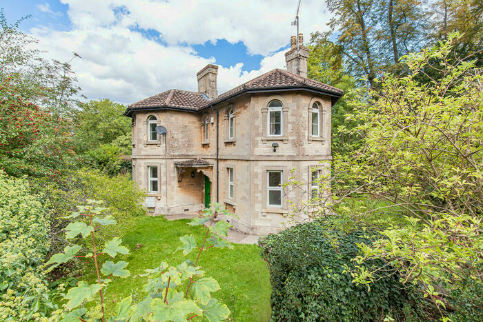 3 Bedroom Detached House To Rent In Headington Hill, Oxford, OX3