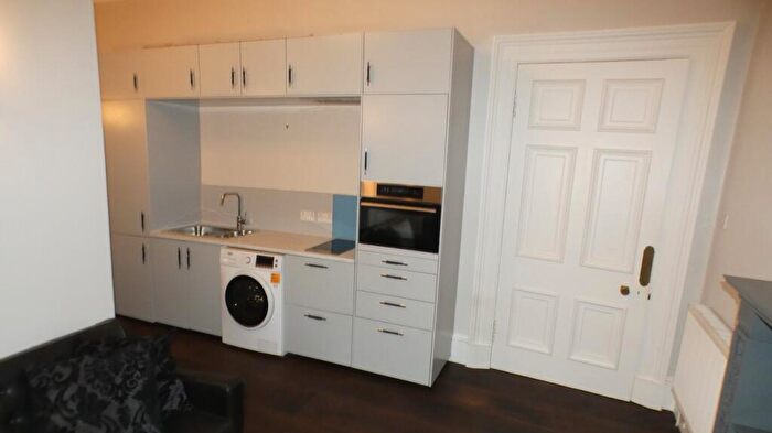 1 Bedroom Flat To Rent In Cleveden Drive, Glasgow, G12
