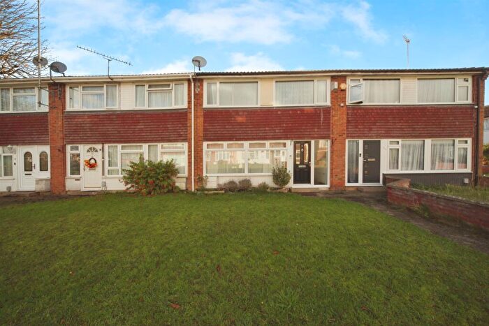 3 Bedroom Terraced House For Sale In Clarkes Way, Houghton Regis, Dunstable, LU5