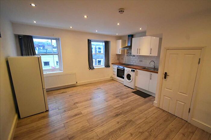 2 Bedroom Flat To Rent In Bull Head Yard, Dartford High Street, Dartford, DA1
