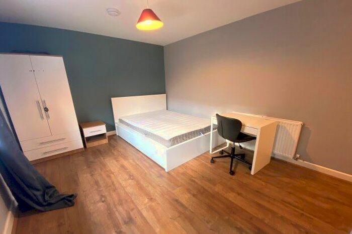 Studio To Rent In Bearwood Road, Smethwick, B66