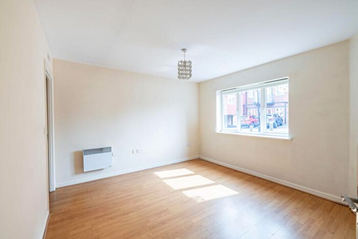 1 Bedroom Flat To Rent In Tower Close, East Grinstead, RH19