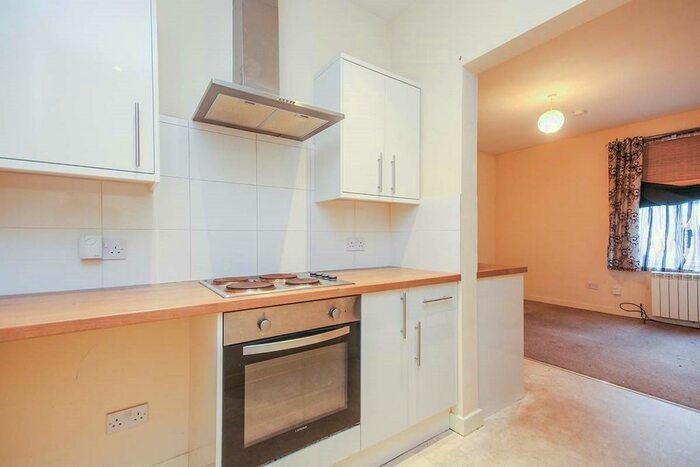 Studio To Rent In Ernest Hall Way, Swadlincote, Derbyshire DE11