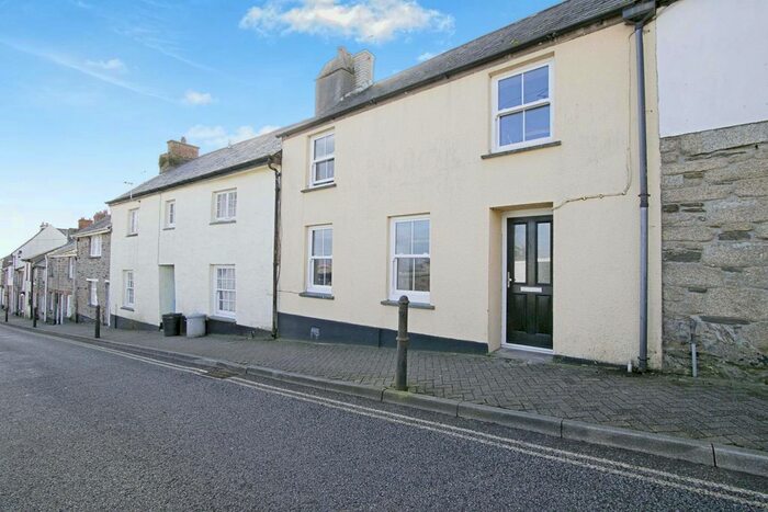 4 Bedroom Cottage To Rent In Helston Road, Penryn, TR10