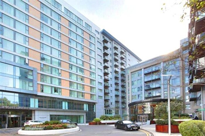 1 Bedroom Apartment For Sale In Queenstown Road, London, SW11