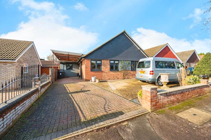 5 Bedroom Bungalow For Sale In Arun Close, Bedford, Bedfordshire, MK41