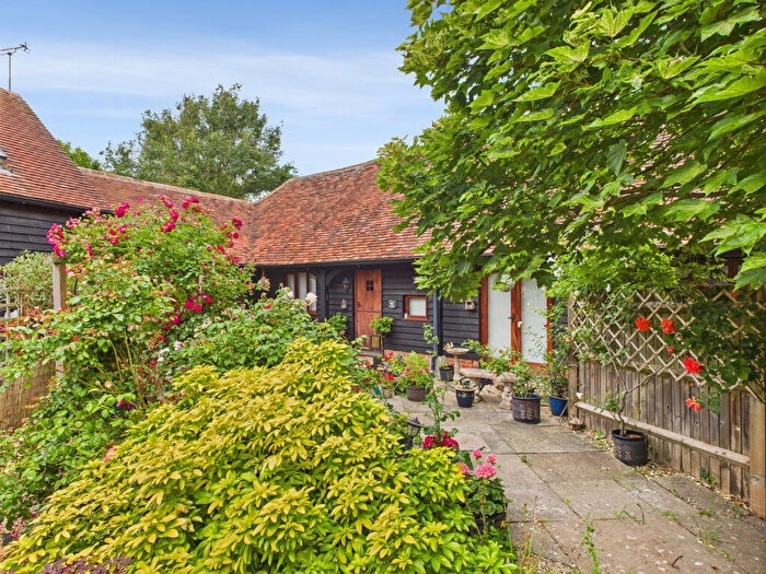 2 Bedroom Barn Conversion For Sale In Holly Barn, OX39