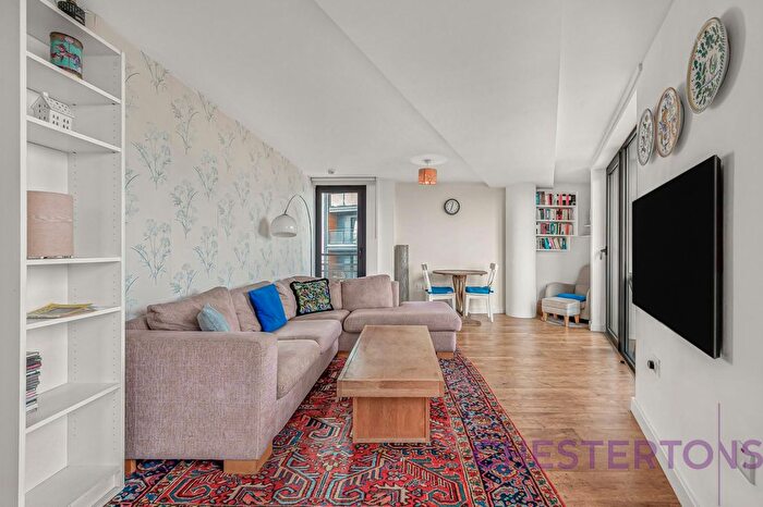 2 Bedroom Flat To Rent In Palmers Road, Canary Wharf, E2