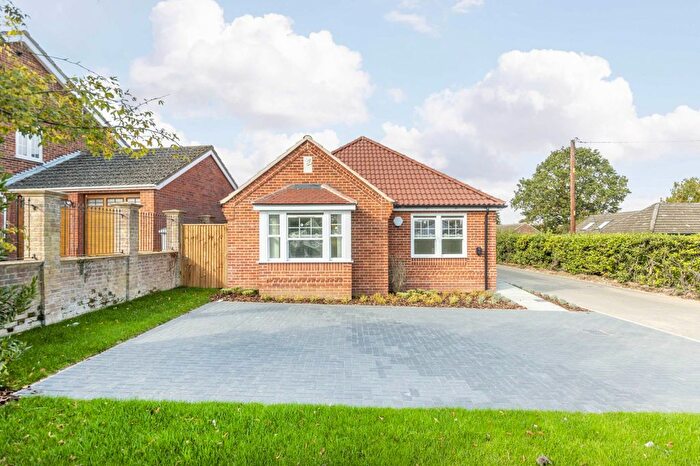 3 Bedroom Detached Bungalow For Sale In Saint Georges Drive, Brundall, NR13