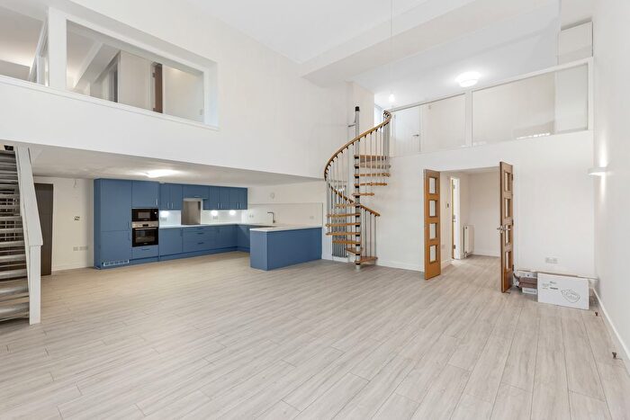 2 Bedroom Flat For Sale In B, High Street, Penicuik, EH26