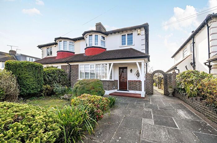 3 Bedroom Semi Detached House For Sale In Cornwallis Avenue, New Eltham, SE9