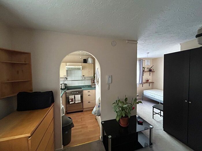 1 Bedroom Flat To Rent In Somerset Gardens, White Hart Lane, London, N17