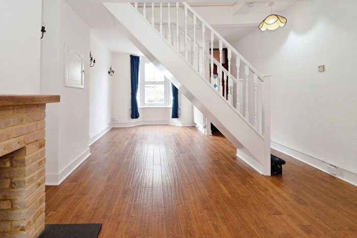 2 Bedroom Property To Rent In Crescent Road, Leyton, London, E10