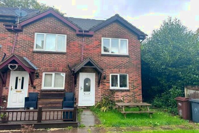 2 Bedroom Property To Rent In The Spinneys, Heathfield, TN21