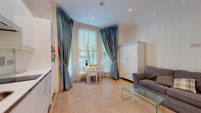 Studio To Rent In Elsham Road, London, W14