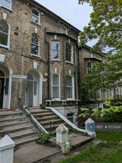 2 Bedroom Flat To Rent In Burnt Ash Hill, London, SE12