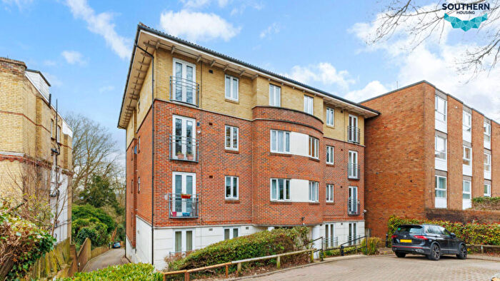 2 Bedroom Flat For Sale In Empire Court, Croydon, SE19