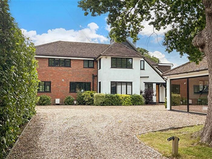 5 Bedroom Detached House For Sale In Reigate Road, Hookwood, Horley, Surrey, RH6