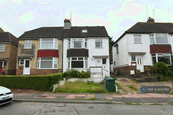 6 Bedroom Semi-Detached House To Rent In Lower Bevendean Avenue, Brighton, BN2