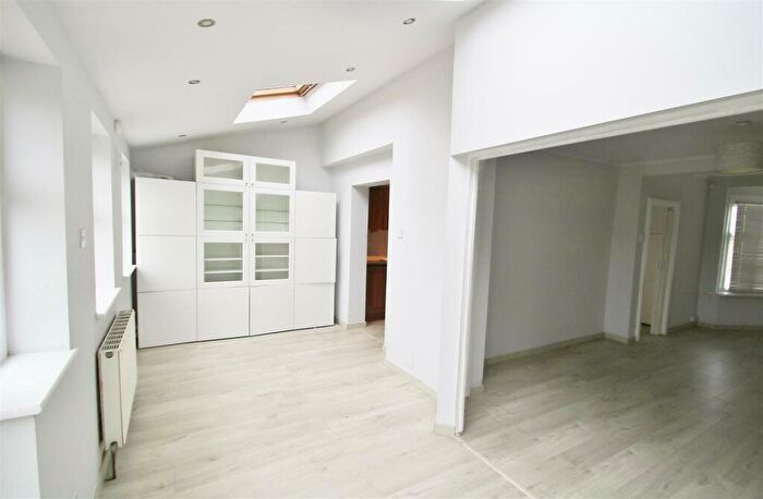 3 Bedroom Terraced House To Rent In Wolsey Crescent, Morden, SM4