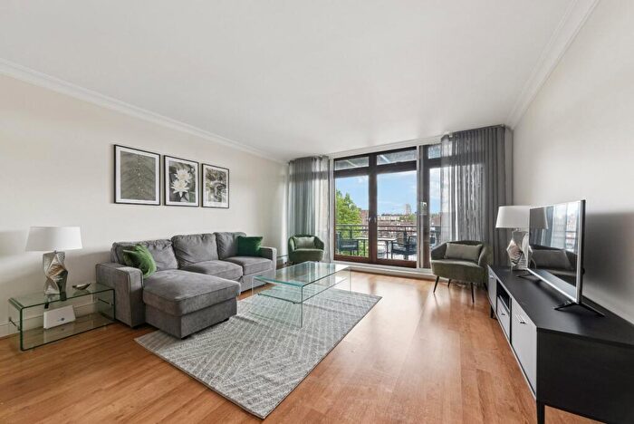 2 Bedroom Apartment To Rent In Jacana Court, Star Place, London, E1W