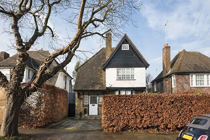 4 Bedroom Detached House To Rent In Northway, Hampstead Garden Suburb, NW11