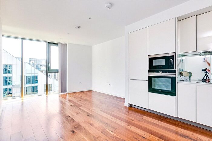 2 Bedroom Flat To Rent In Eastfields Avenue, Wandsworth, SW18