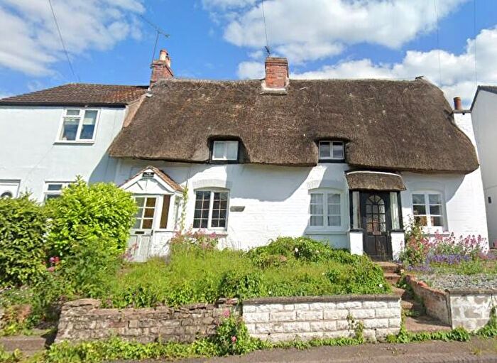 1 Bedroom Cottage For Sale In Banbury Road, Southam, Warwickshire, CV47