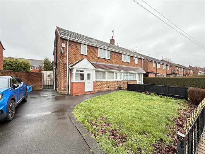 3 Bedroom House To Rent In Essex Avenue, West Bromwich, B71