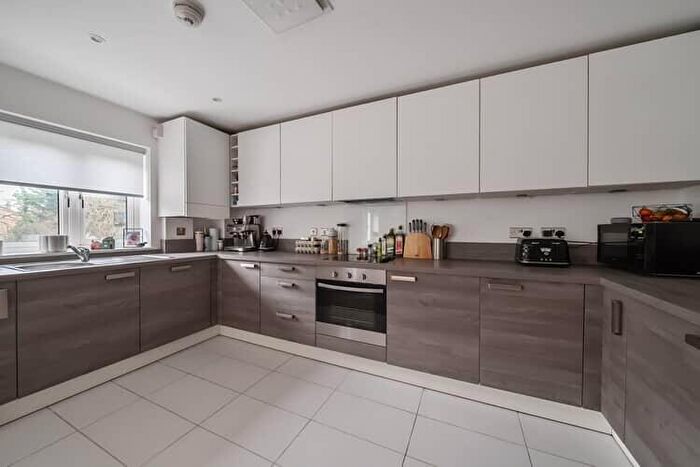 2 Bedroom Flat For Sale In Cardew Court, Bracknell, Berkshire, RG12
