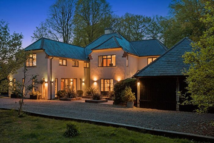 5 Bedroom Detached House For Sale In Chalfont Lane, Chorleywood, WD3