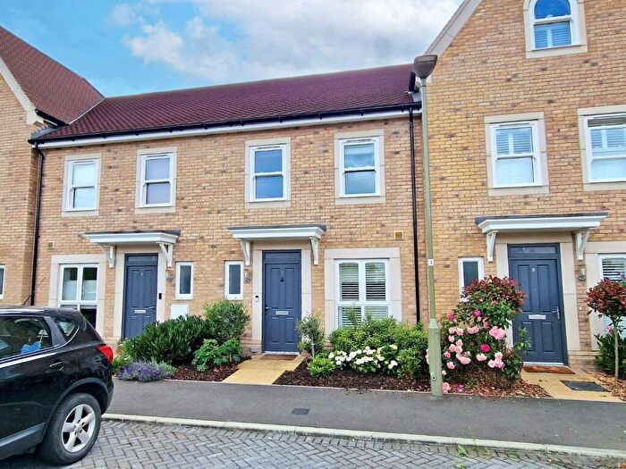 3 Bedroom Terraced House For Sale In Clifton Close, Bicester, OX26