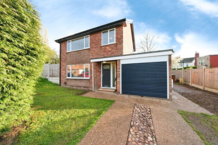 3 Bedroom Detached House For Sale In Birkland Close, Warsop, Mansfield, NG20