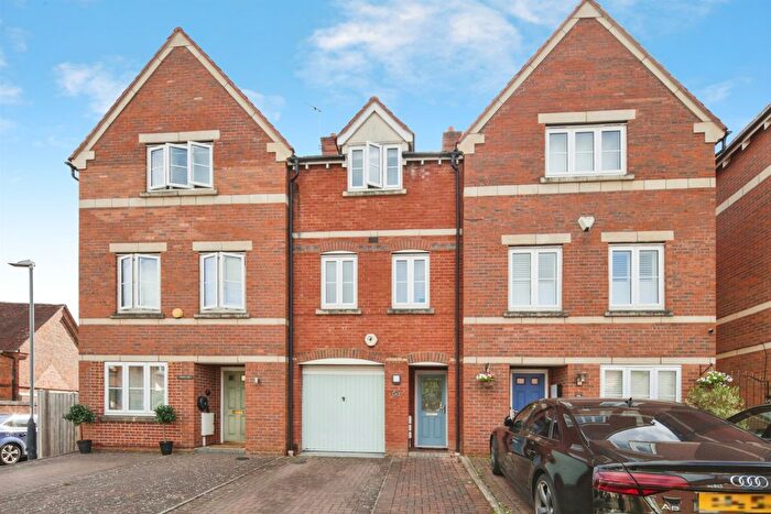 3 Bedroom Property For Sale In Fennyland Lane, Kenilworth, CV8