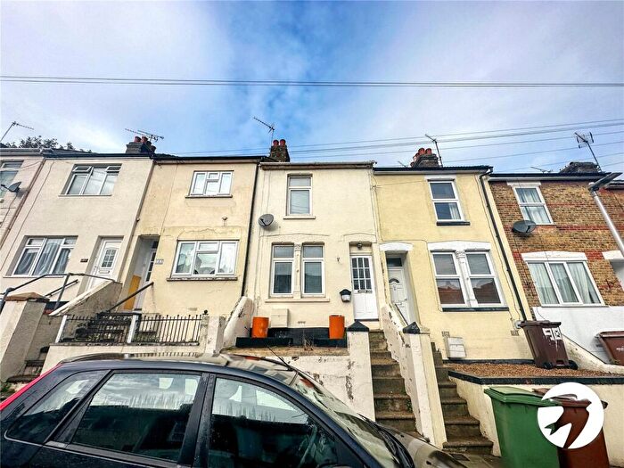 2 Bedroom Terraced House To Rent In Gordon Road, Chatham, Kent, ME4