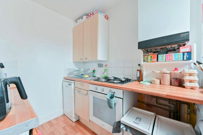 1 Bedroom Flat To Rent In Ashlake Road, Streatham, London, SW16