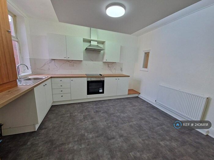2 Bedroom Maisonette To Rent In Firth Park Road, Sheffield, S5