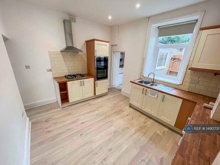 2 Bedroom End Of Terrace House To Rent In Marsden Square, Haslingden, Rossendale, BB4