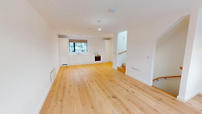 4 Bedroom Town House To Rent In Solar Avenue, Leeds, West Yorkshire, LS9