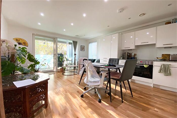 1 Bedroom Flat To Rent In Austin Street, London, E2