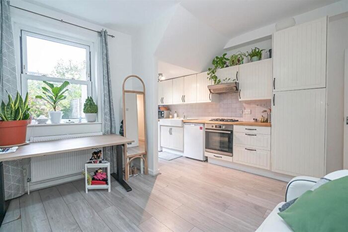 1 Bedroom Maisonette To Rent In Church Lane, N2